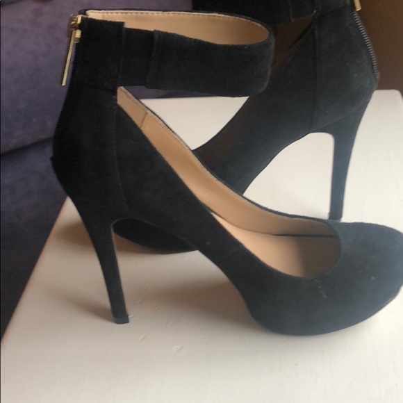 EUC BCBG Generation Heels - Picture 3 of 4